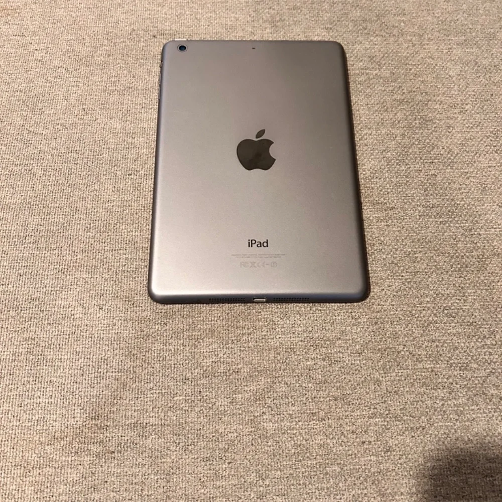 Apple iPad Mini 2 - 16GB - WiFi - Model A1489